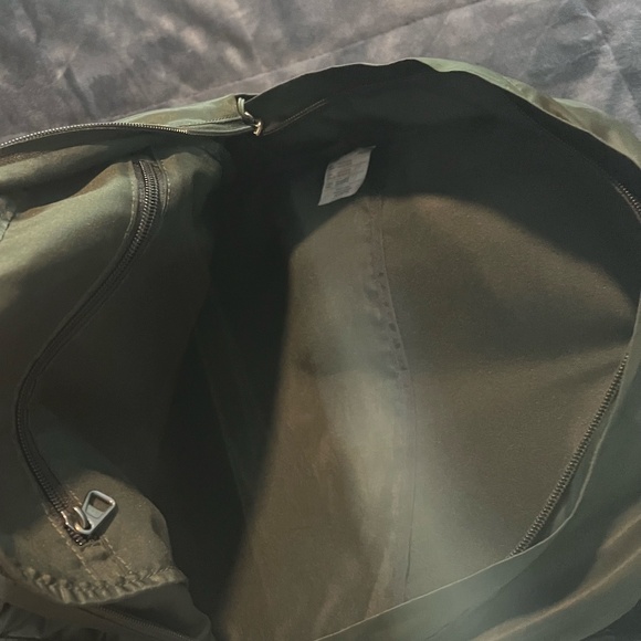 Clean & Sleek Nike Green Polyester Backpack - Picture 3 of 4